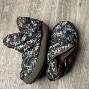 The North Face Kids Camouflage Boots - Green and Black